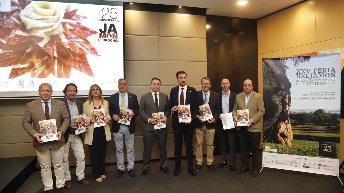 La presentación del libro del 25 aniversario de la Feria del Jamón.