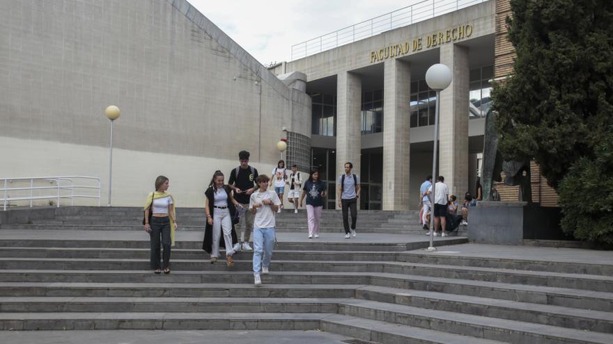 La Universidad de Zaragoza prohíbe las estufas móviles particulares