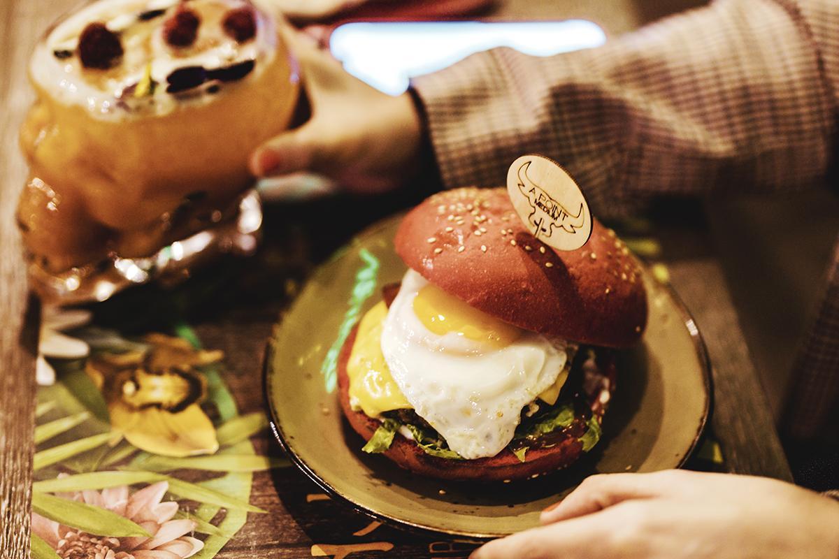 L'Enjoy It serà un espai de trobada ideal per gaudir de la gastronomia i els còctels