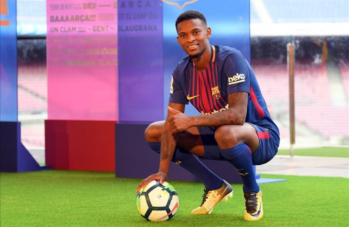 zentauroepp39303214 barcelona s new player portuguesse nelson semedo poses with 170714192416