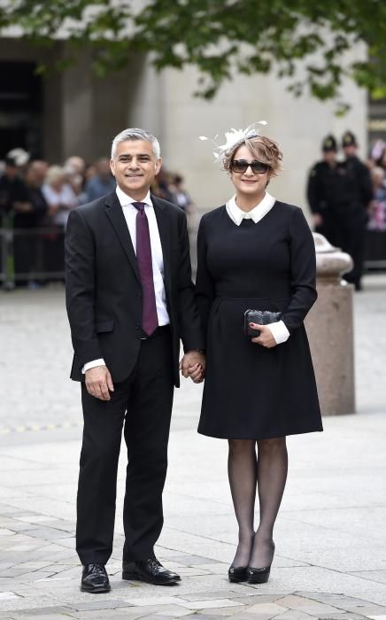 Sadiq Khan y su esposa Saadiya