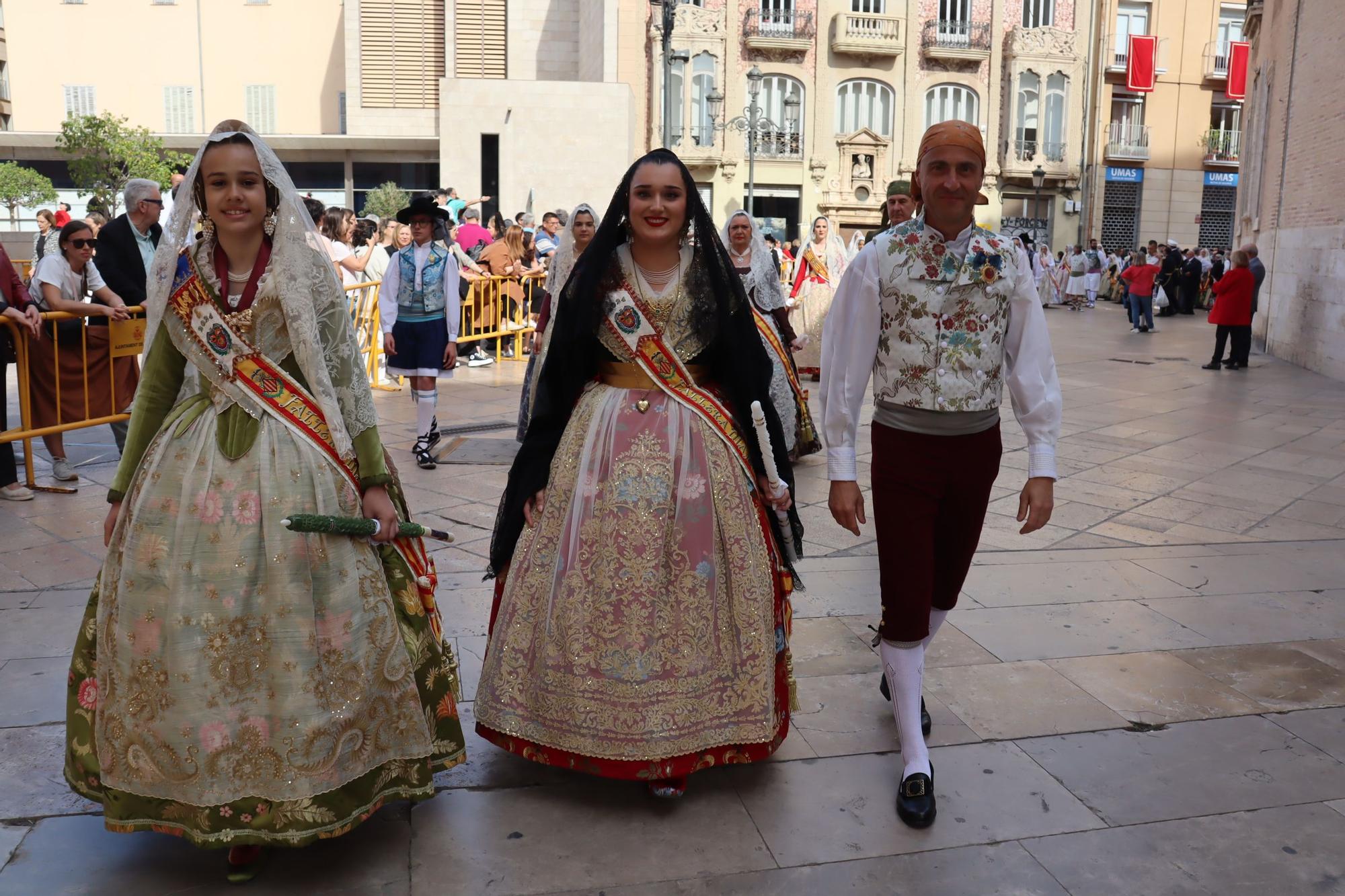 Las comisiones de falla en la Procesión de la Virgen (2/5)