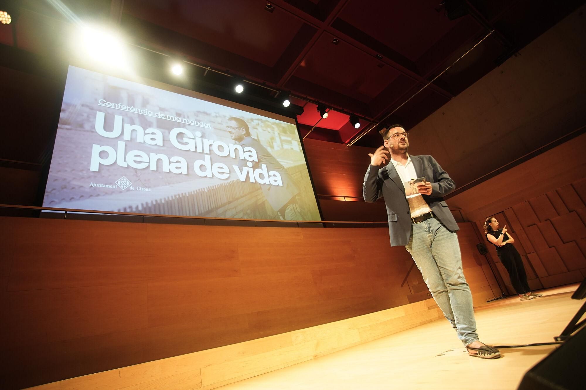 Girona Auditori alcalde de Girona, Lluc Salellas,conferència balanç meitat de mandat propostes pels pròxims dos anys