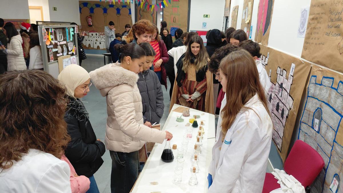 El IES Miguel de Molinos de Zaragoza viaja en el tiempo y visita la Edad Media