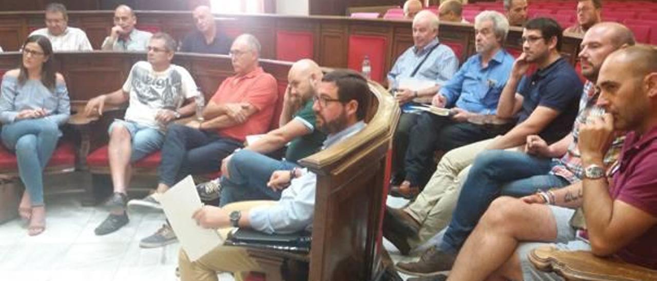 Alcaldes y ediles de la comarca, en la reunión del consorcio de ayer.