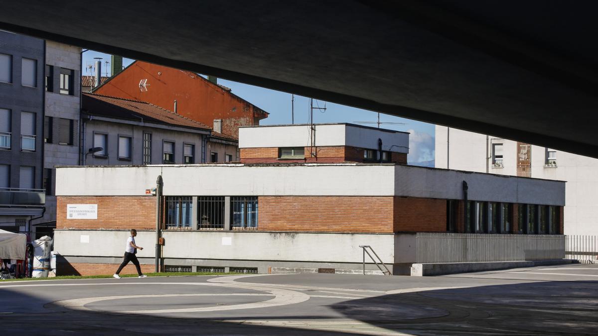 Exterior del Centro de Educación para Adultos de Siero