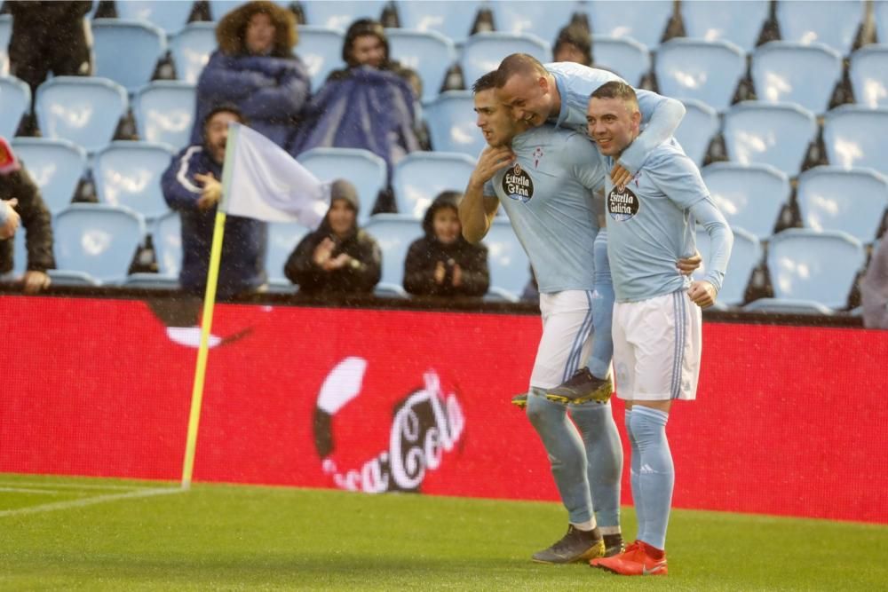 El Celta remonta bajo el diluvio y enloquece a Balaídos. // A. Villar | J. Lores | EFE