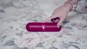 Videoclip de Miley Cyrus interpretant ’We can’t stop’.