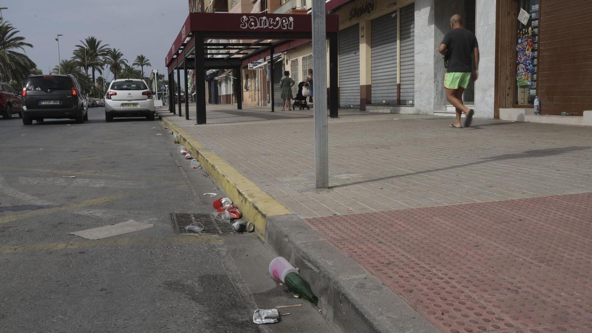 Primeras señales de la huelga de limpieza en Sagunt tras la celebración mundialista