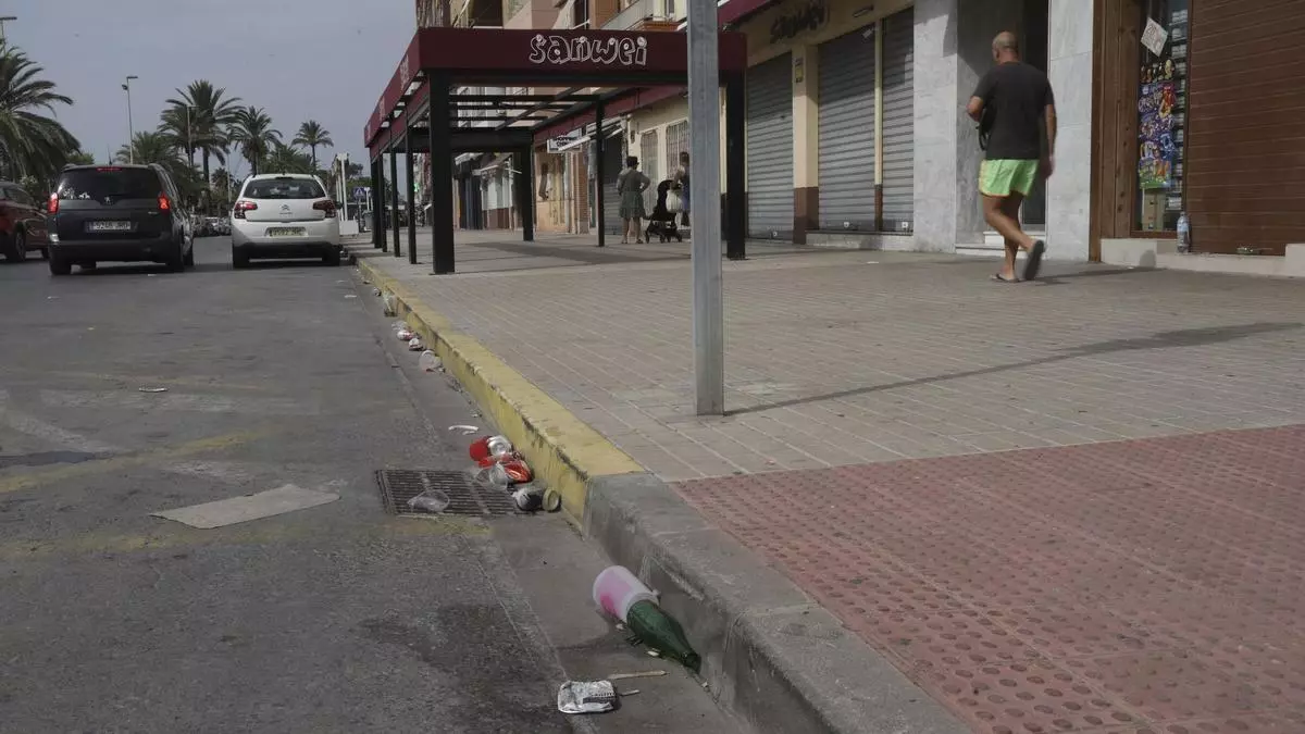 Primeras señales de la huelga de limpieza en Sagunt tras la celebración mundialista