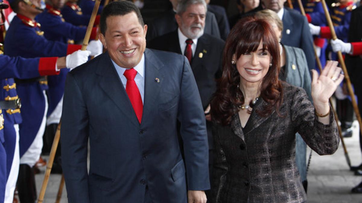 Hugo Chávez y Cristina Fernández de Kirchner, en una reunión en Quito, en el 2009.