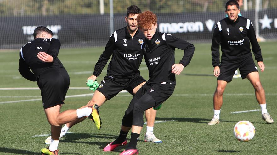 La previa | El moldeado Castellón de Albert Rudé se presenta este domingo ante el Cornellà en Castalia