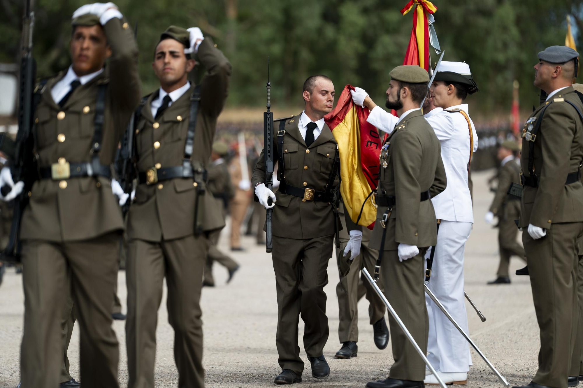 Multitudinaria jura de bandera en Cáceres, con récord de mujeres soldado