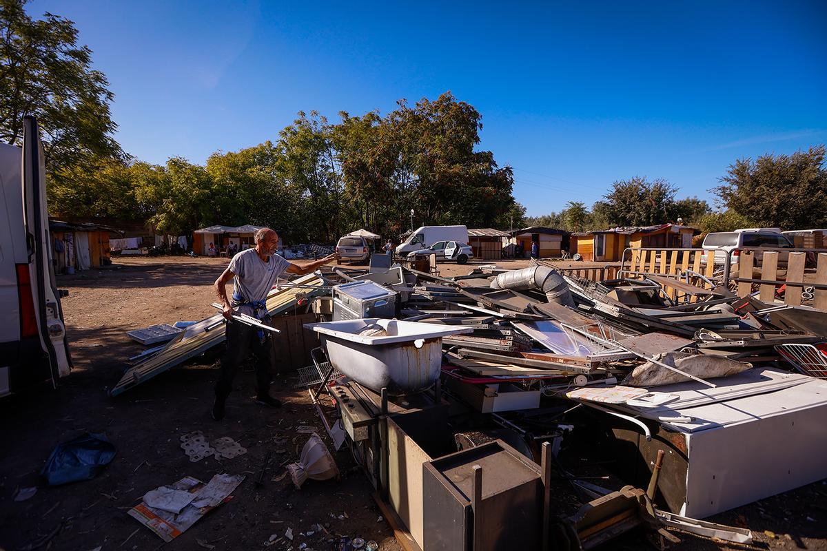El Ayuntamiento de Córdoba adecenta cinco campamentos rumanos
