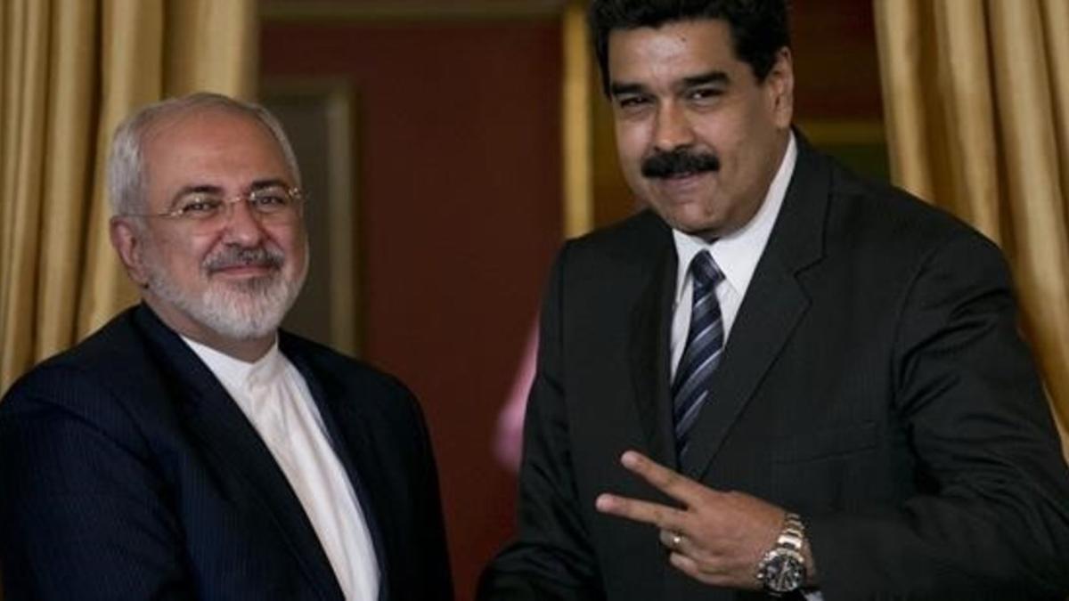 Nicolas Maduro, con el ministro de Exteriores iraní, Mohamed Javad Zarif.