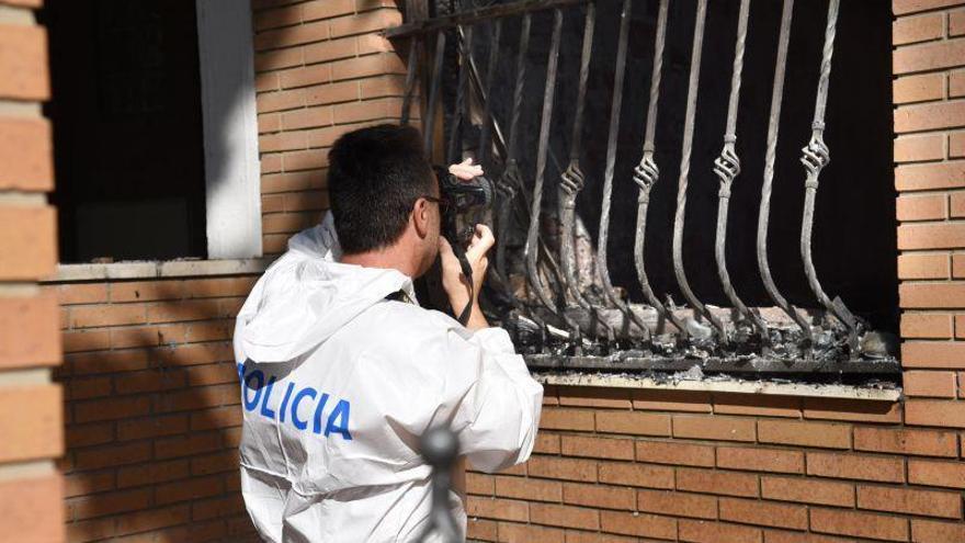 Condenado a casi 27 años de cárcel el hombre que prendió fuego la casa de su ex con ella y sus hijos dentro