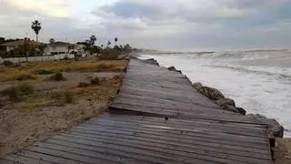 El litoral de Castellón reclama soluciones a Costas ante los destrozos por el fuerte oleaje