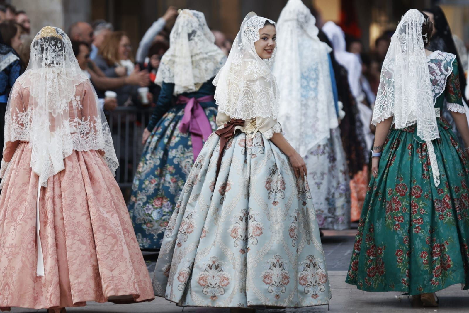 Búscate en la llegada a la plaza de la Virgen