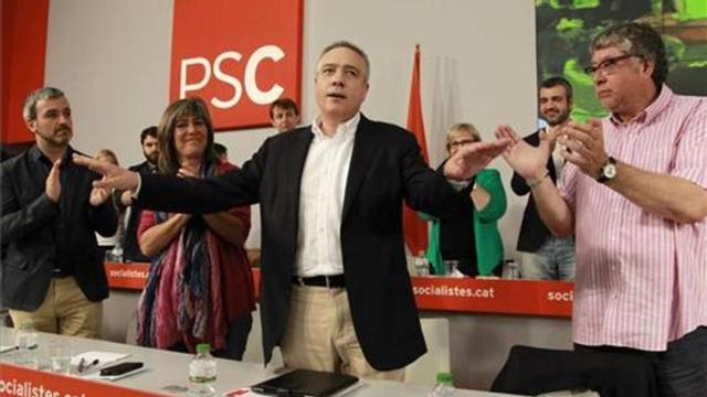 Pere Navarro agradece el apoyo de sus compañeros al inicio del Consell Nacional extraordinario