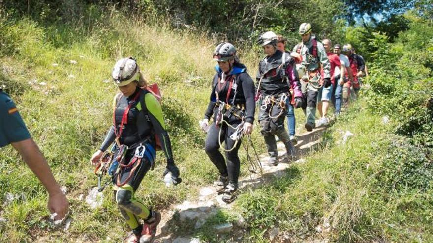 Rescatadas las tres espeleólogas catalanas atrapadas en Coventosa