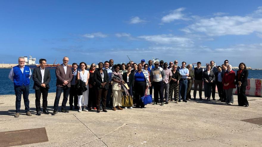 Una delegación de altos representantes gubernamentales internacionales visita el Puerto de Las Palmas y el PMA