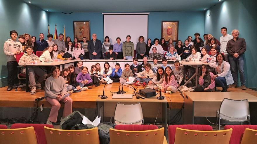 Una veintena de alumnos del colegio y el instituto forman parte del órgano de participación infantil y juvenil. | SERVICIO ESPECIAL
