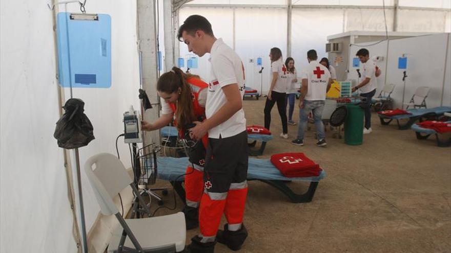 100 profesionales y voluntarios y 6 ambulancias