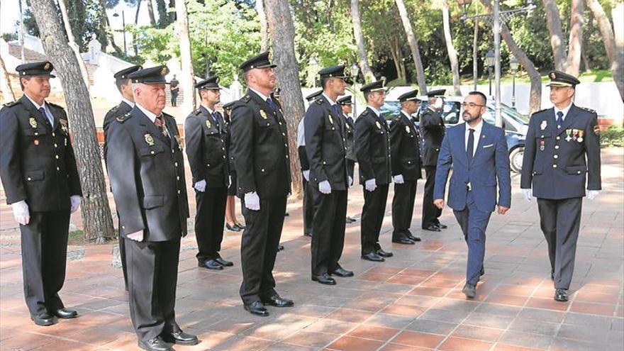 Benlloch explora edificios para la comisaría de la Policía Nacional