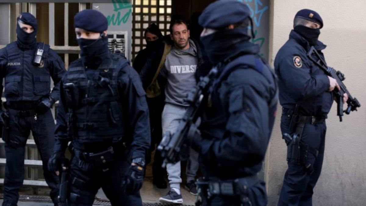 Mossos detienen a dos personas en una operación antiterrorista Barcelona