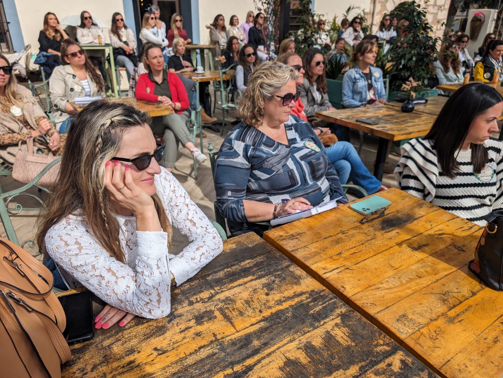 Benicàssim reúne a un centenar de 'jefazas'