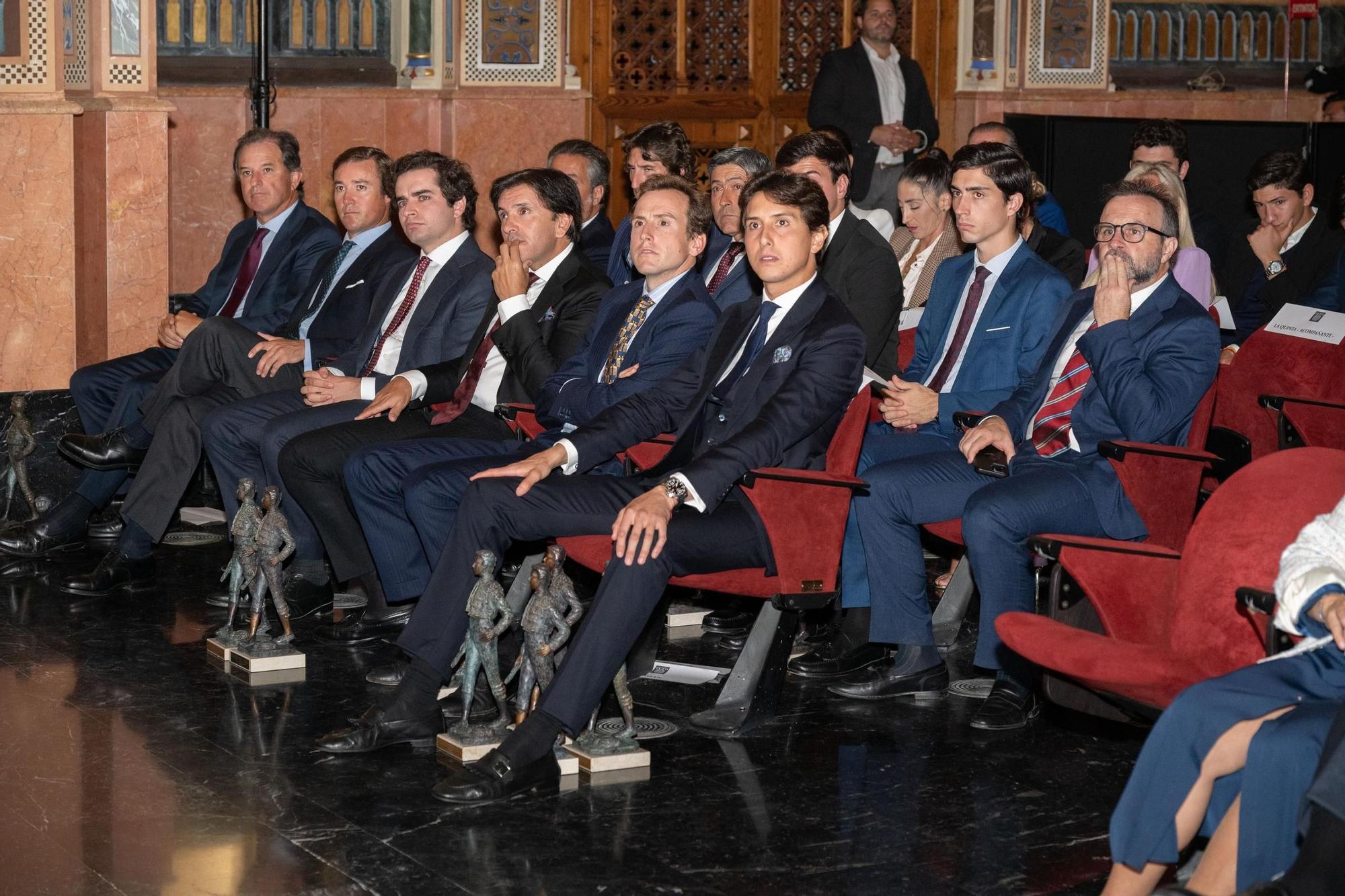 La gala de los premios taurinos de la Diputación de Valencia con Roca Rey, en imágenes