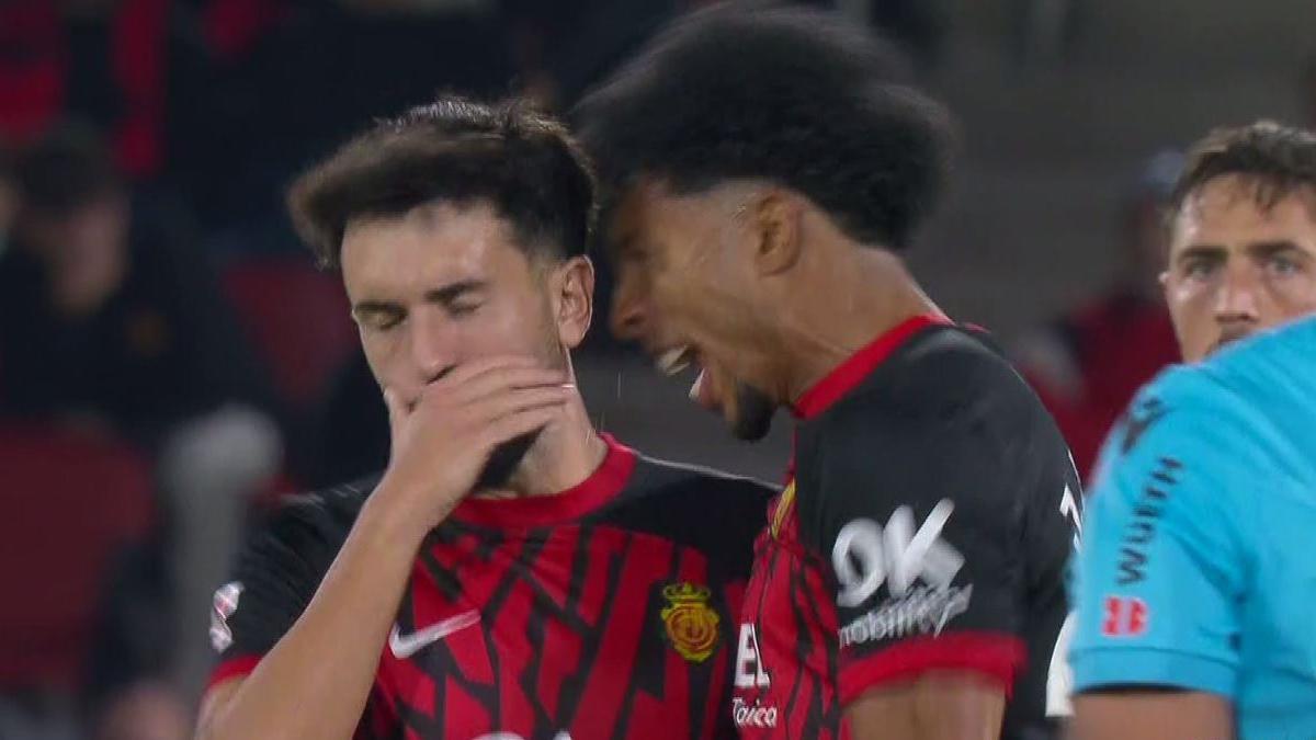 ¡Increíble! Mojica le dio un cabezazo a su compañero Morlanes