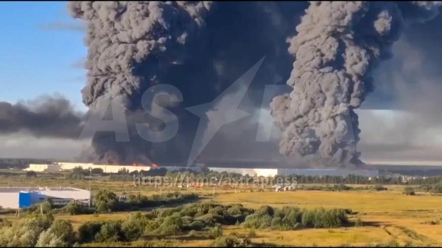 Mueren 8 personas en ataques con drones contra almacenes de comercio electrónico en Rusia