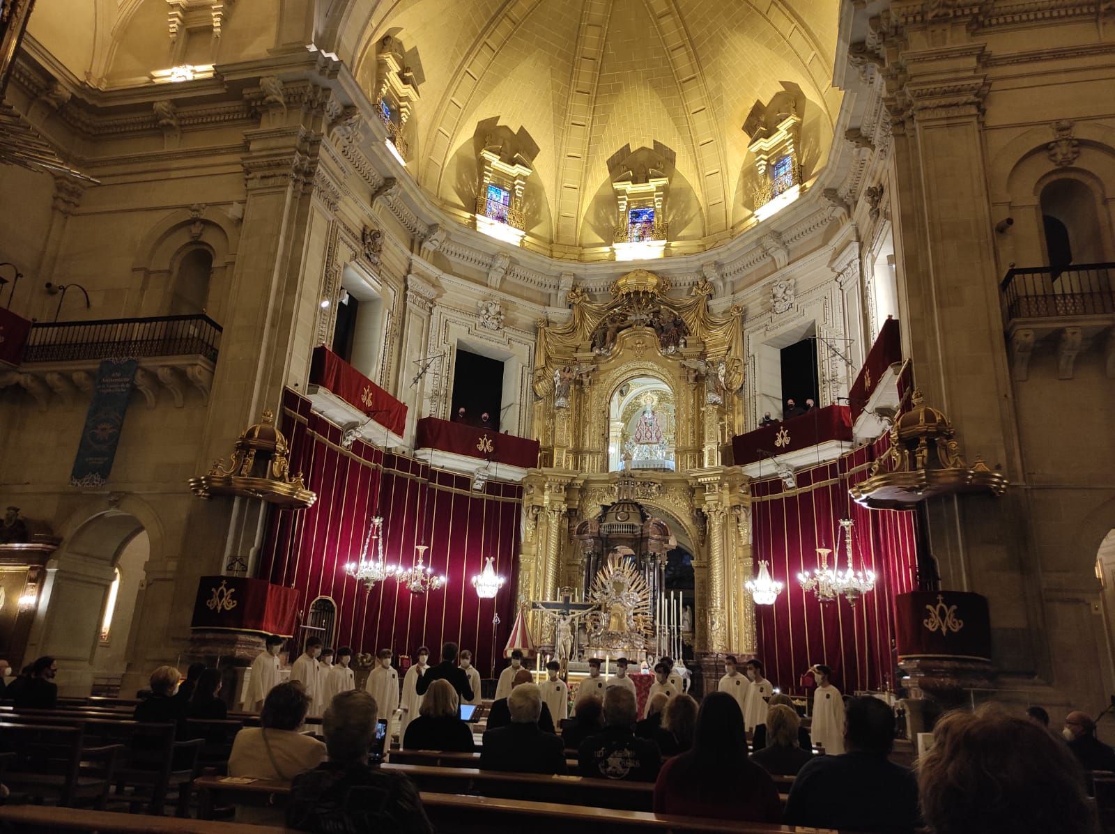 Viernes Santo con las voces de la Capella, Coro Juvenil y Escolanía del Misteri d'Elx