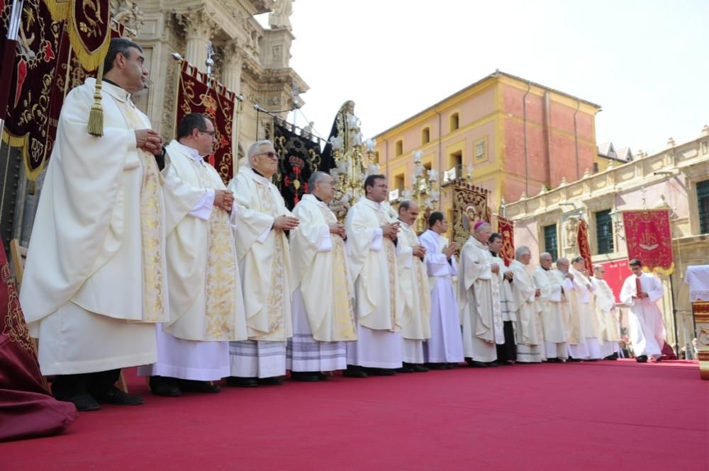 Coronación de la Virgen de la Soledad en la plaza Belluga