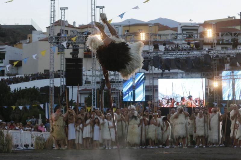 Representación del hallazgo de la Virgen de Candelaria por los guanches 2016