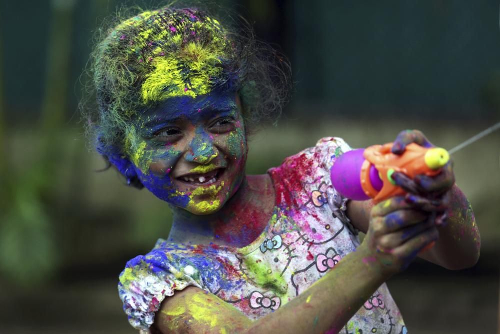 El Holi Festival de la India da la bienvenida al buen tiempo