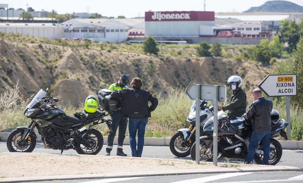 Las aglomeraciones de motoristas en La Carrasqueta obligan a la Guardia Civil a aumentar los controles.