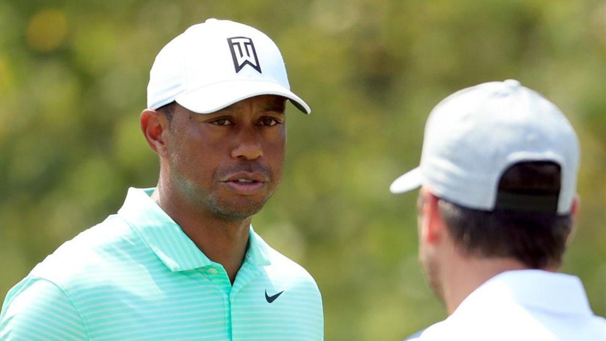 La espalda de Tiger le dio un susto el miércoles, previo al torneo