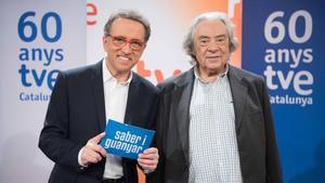 Jordi Hurtado y Sergi Schaaff, presentador y director de ’Saber y ganar’ (La 2) y el especial ’Saber i guanyar’ (TVE-1).