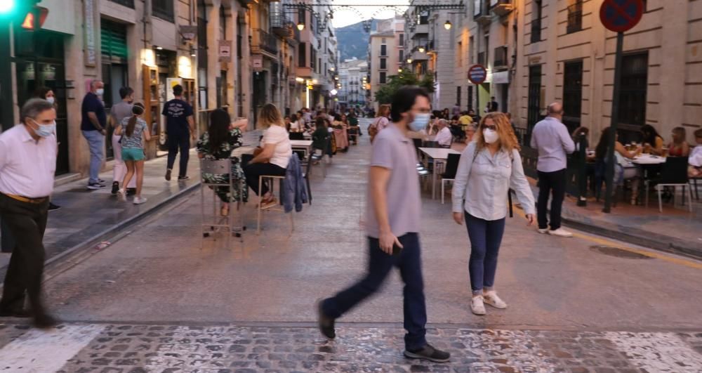 Terrazas en el casco antiguo de Alcoy.