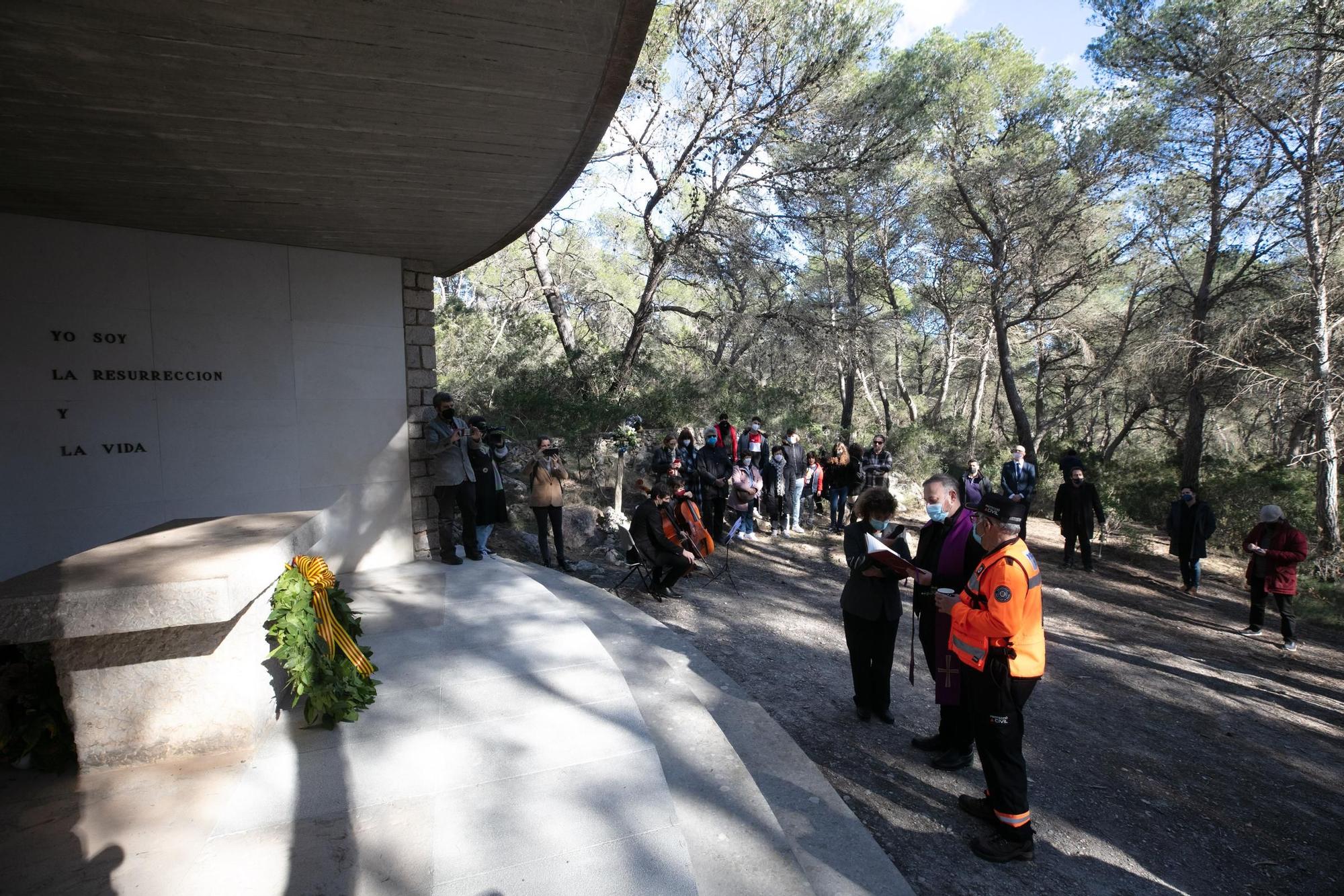 Homenaje a las víctimas del accidente aéreo de ses Roques Altes