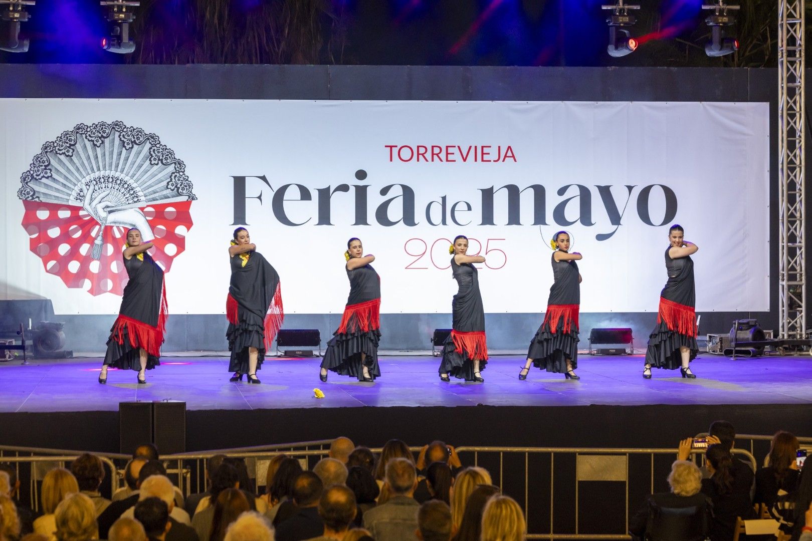 Por sevillanas en la Feria de Mayo de Torrevieja 2025