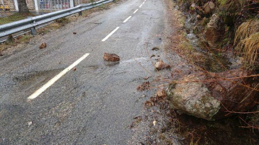Desprendimientos de piedras en la carretera de Porto