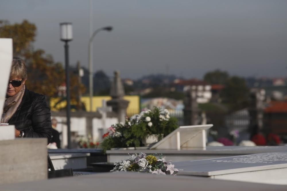 Día de los Difuntos en el cementerio de la Carriona, Avilés