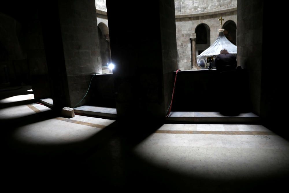 La tumba de Jesucristo restaurada ya se puede ver en el Santo Sepulcro