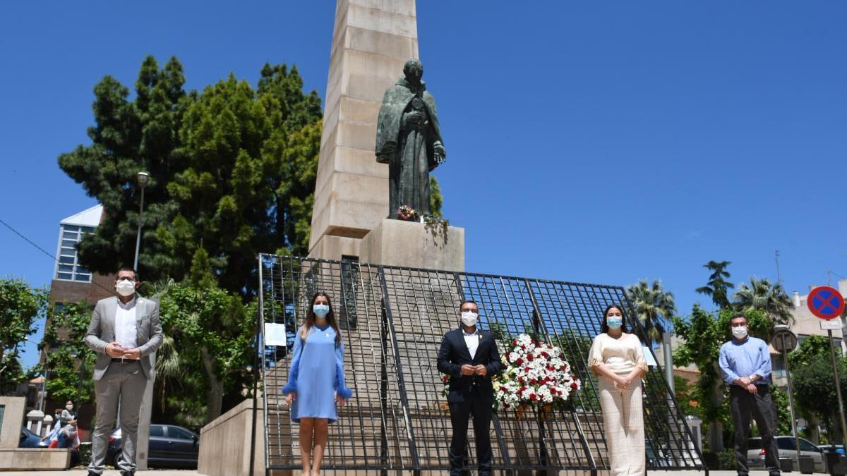 Vila-real habilita la estructura para poder depositar flores a Sant Pasqual