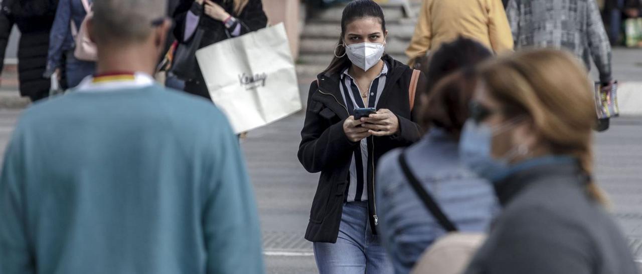 Las mascarillas en exteriores, opcionales, en función de la gente. En interiores, obligatorias.