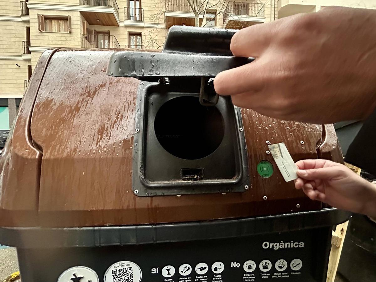 El contenedor marrón dejará de abrirse con la tarjeta ciudadana.