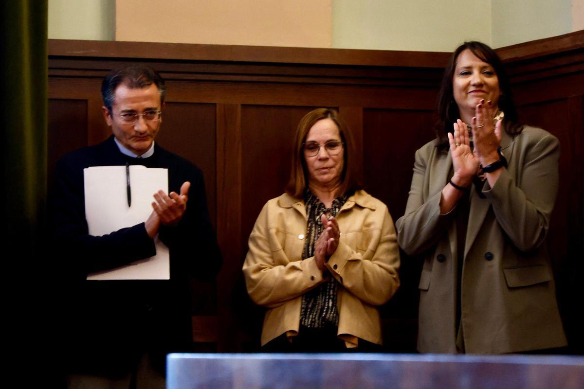 Primer acto oficial de Juan Luis Gandía y su equipo rectoral en al UV